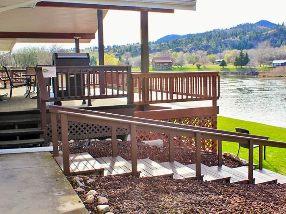 Fishin Eddy's House back deck (2) Fishin Eddy's House back deck (2)