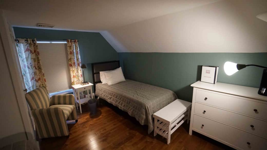 Trailside Inn Whole House Vacation Home in Madrid