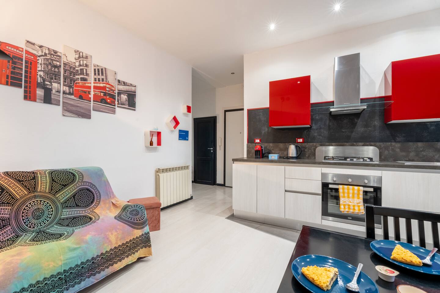 Panoramica della zona giorno e della cucina