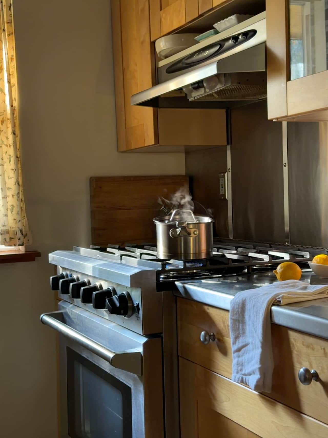 A full kitchen for cooking together