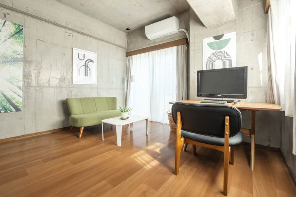 Open-plan layout that blends work, rest, and relaxation Open-plan layout that blends work, rest, and relaxation