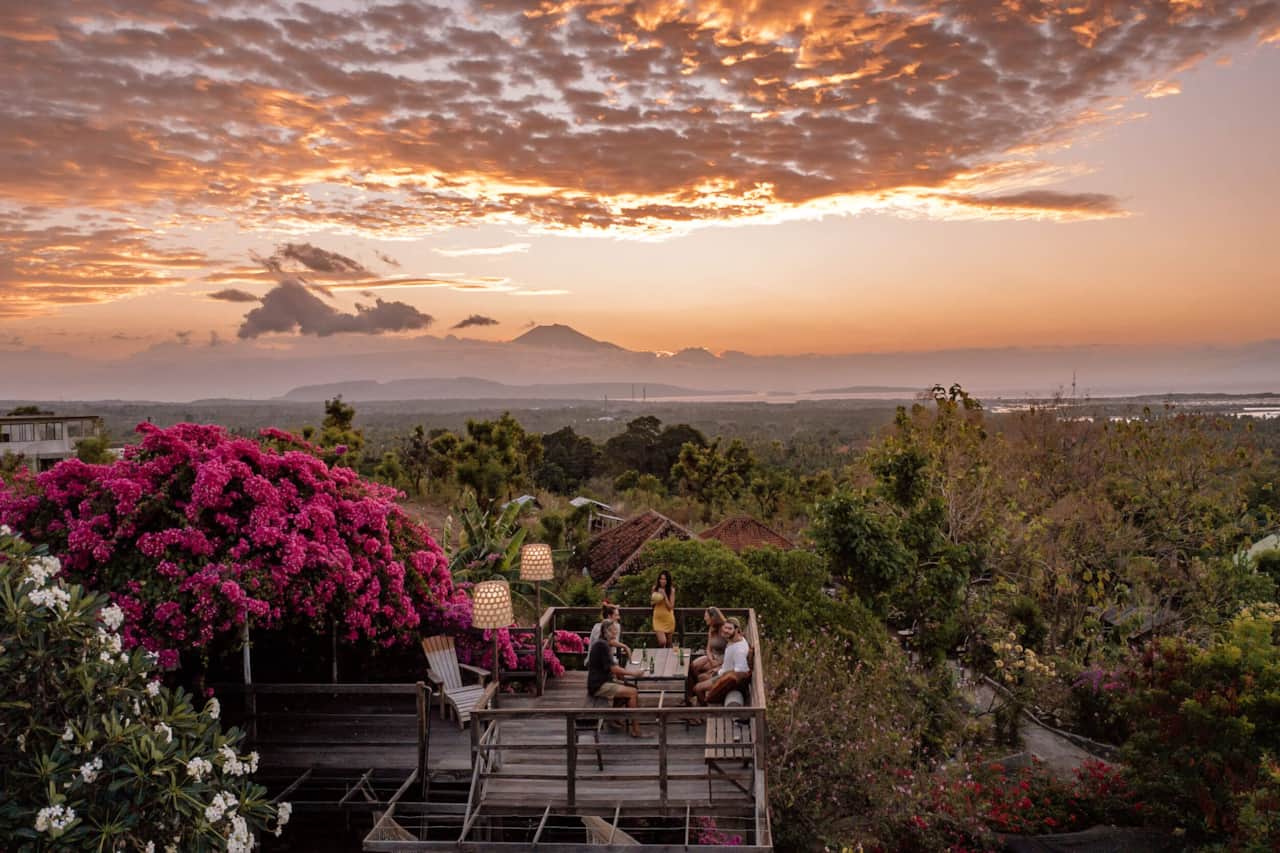 Villa-singa-sumberkimahill-bali-diningarea