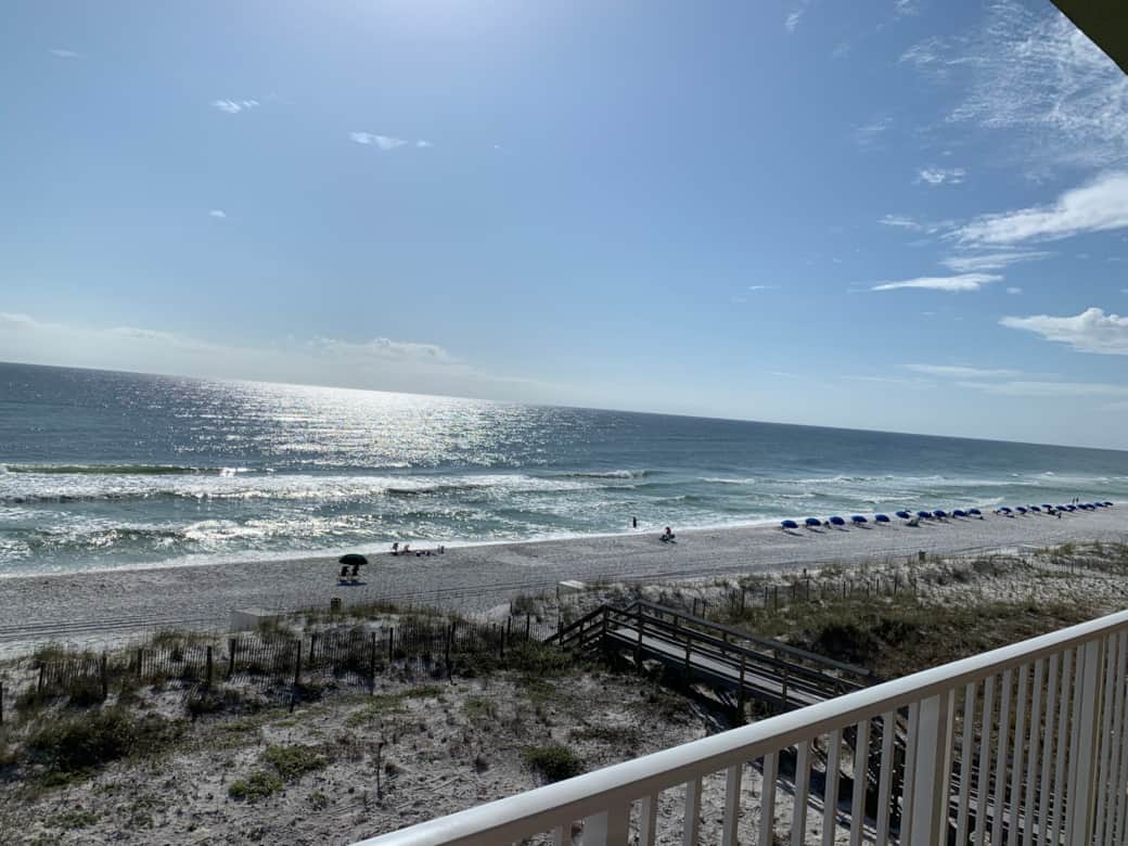 Unobstructed views in both directions