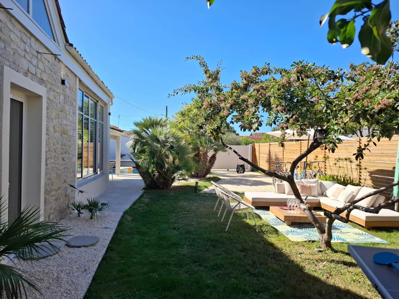 E jardin salon.jpg