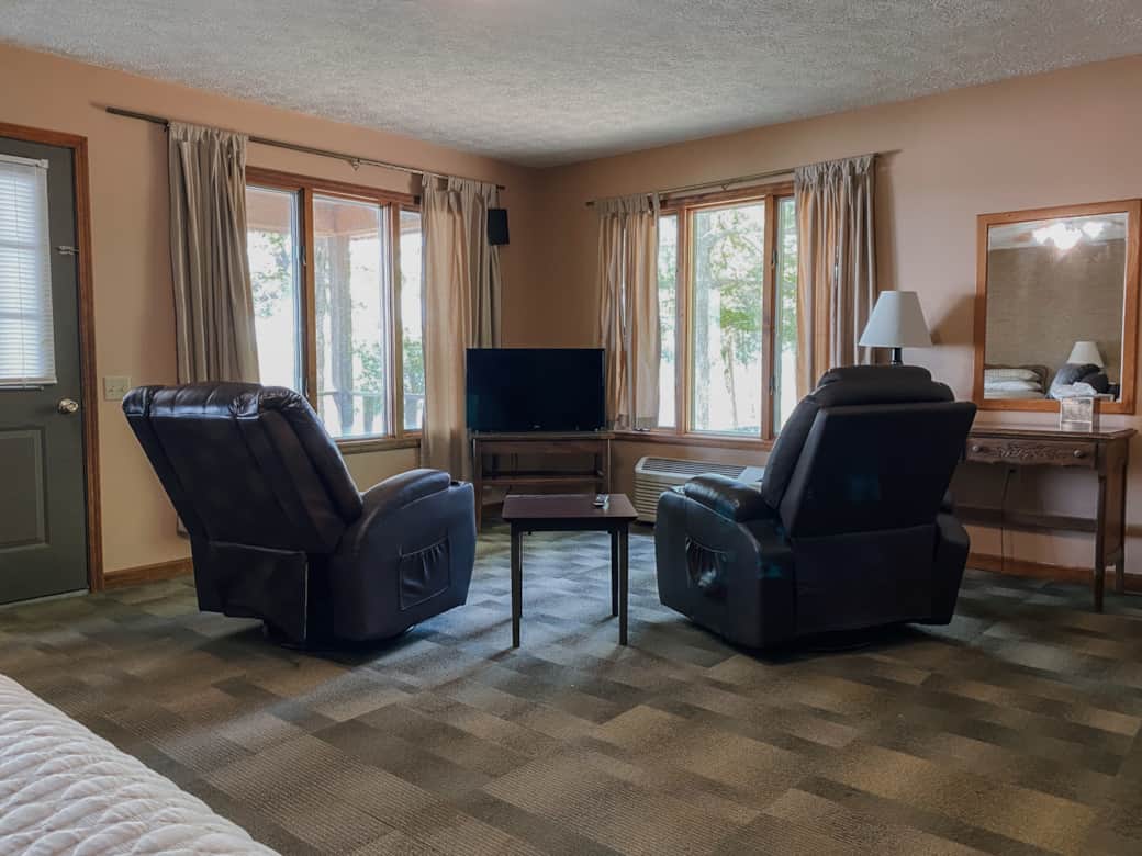 Living area with recliners 