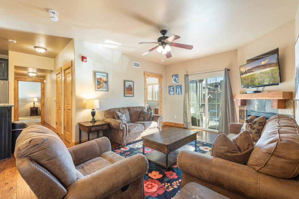 5519 Lillehammer Ln Apt 1202-print-004-001-Living Room-4200x2800-300dpi