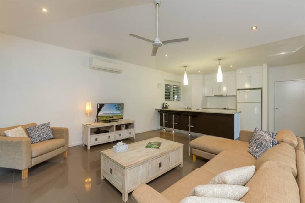 Roya on Mission - Living area Roya on Mission - Living area