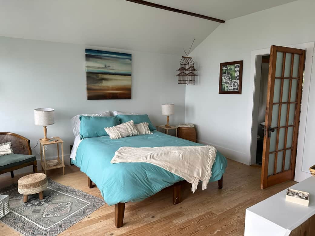 Master Bedroom (Queen) with Attached Bathroom