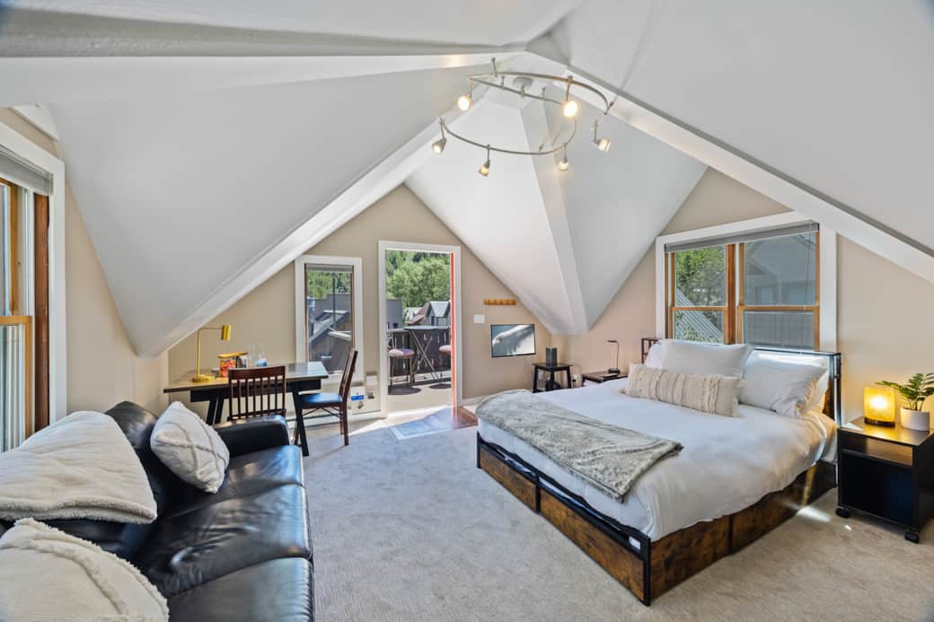003 DahlCottage
