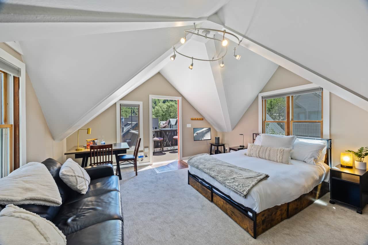 003 DahlCottage