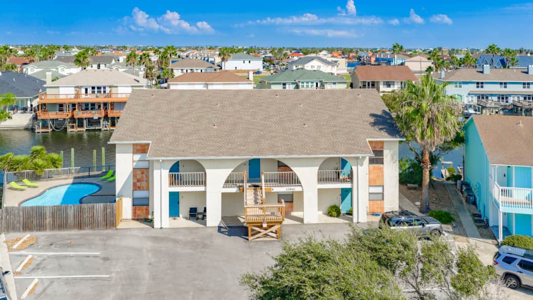 Waterfront unit