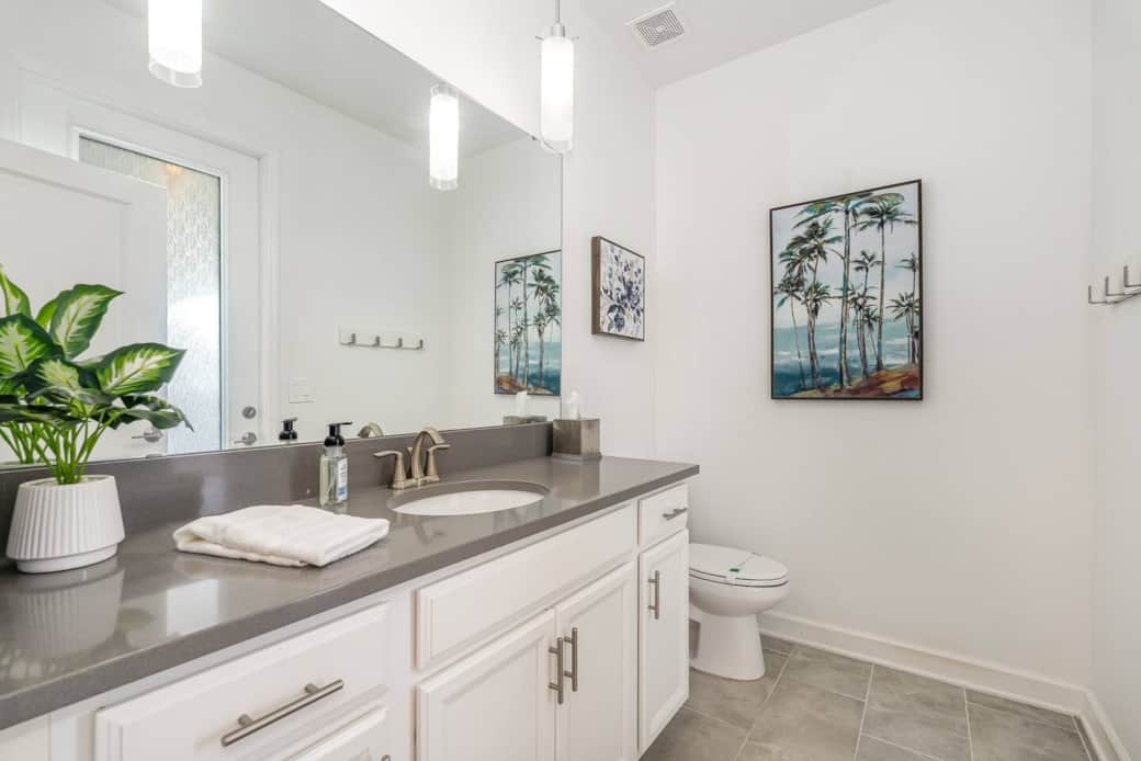 Half Bath / Pool Bath