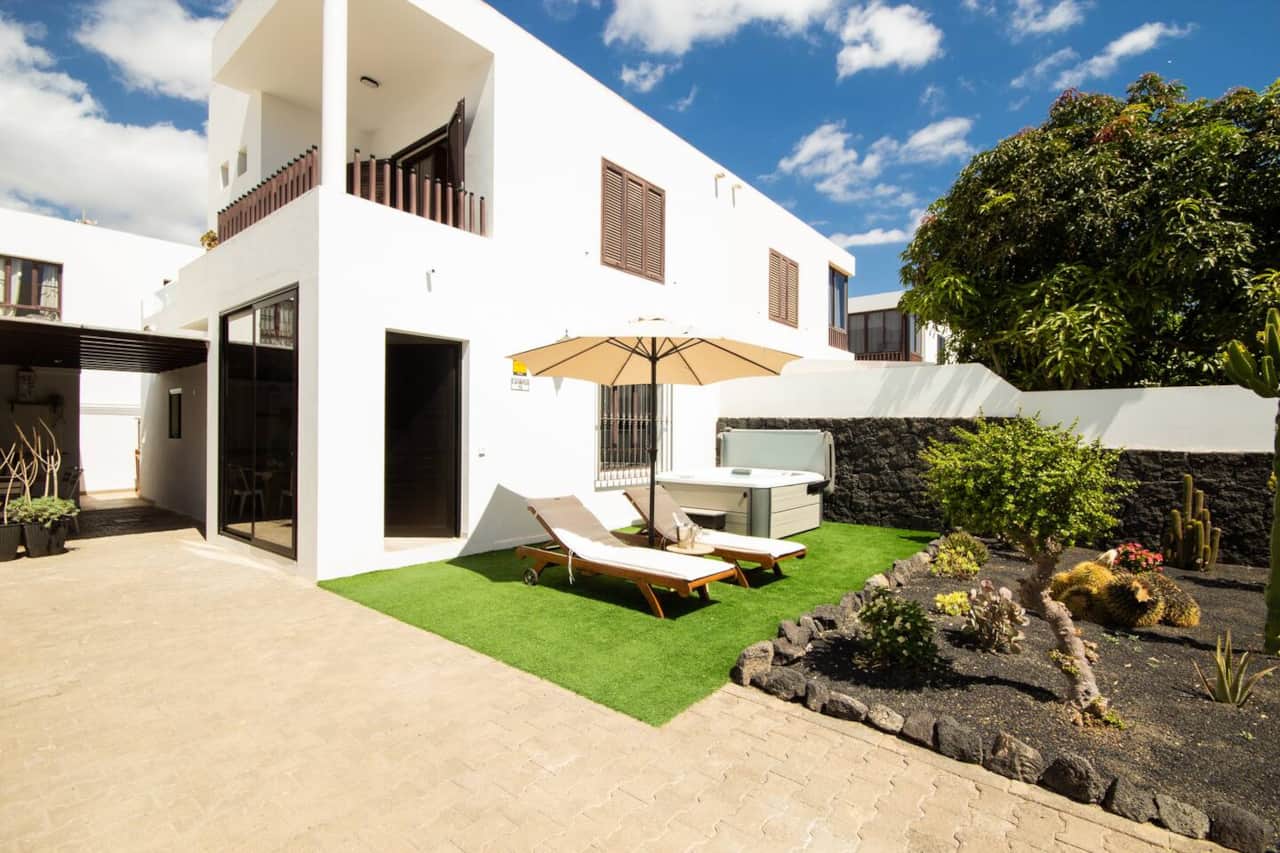 Villa con jacuzzi privado en Puerto del Carmen, Lanzarote