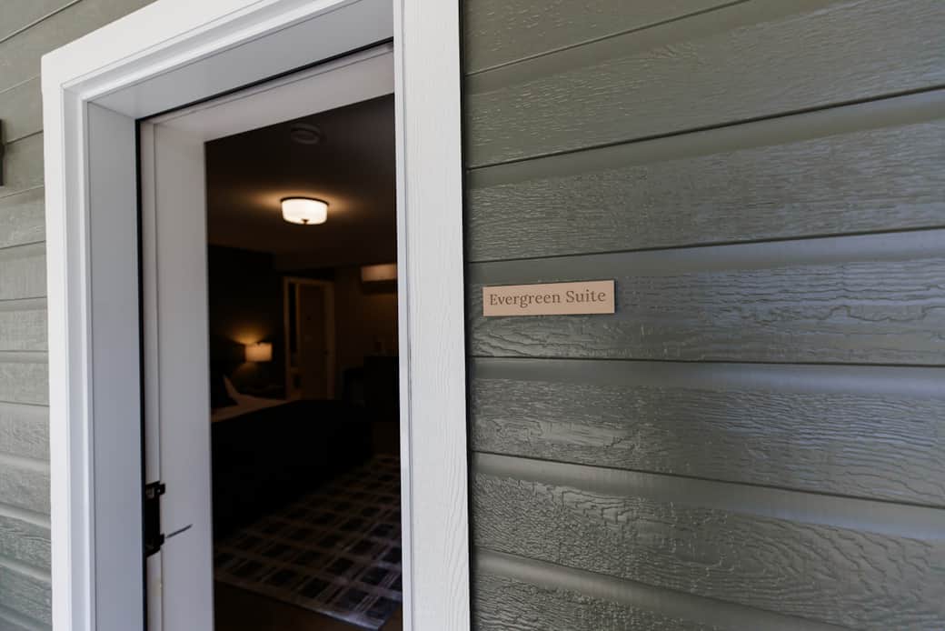 Mountainside Retreat Centre Sunnybrae Shuswap BC Evergreen