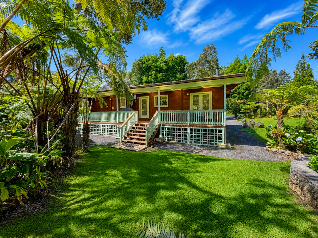 Seamless indoor-outdoor flow with steps off the lanai