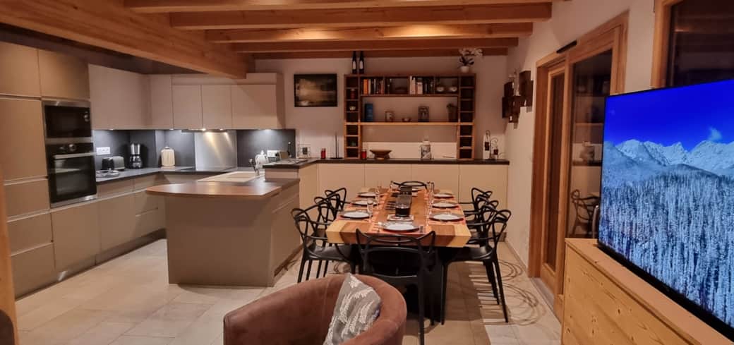 Kitchen - dining area 