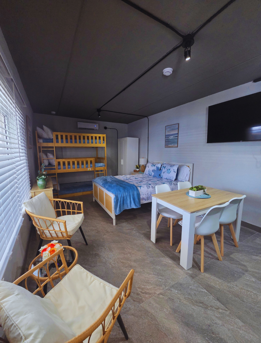 The perfect seaside retreat with cozy seating and a fully equipped interior. Treasure Island, FL 