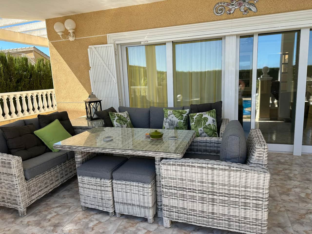 Al fresco dining and BBQ