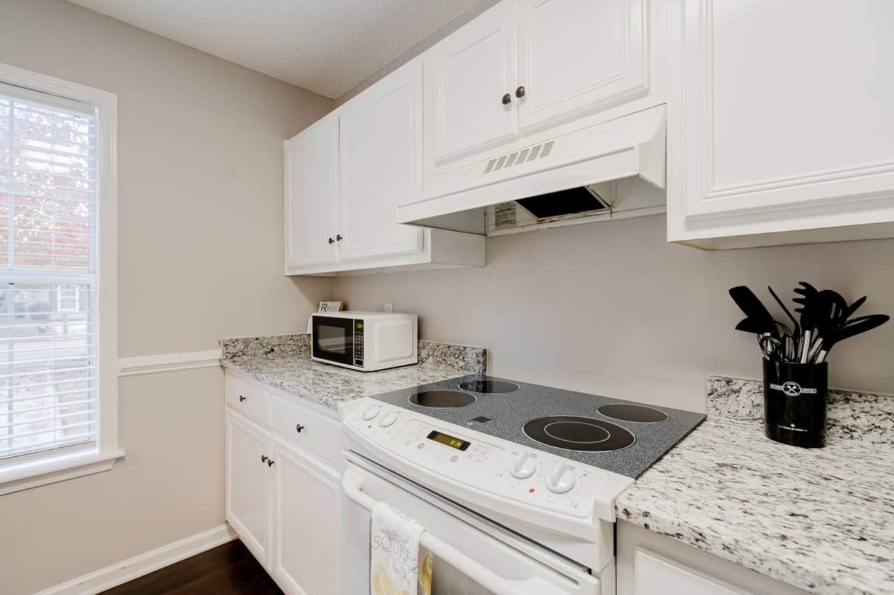 Fully stocked Kitchen with Granite