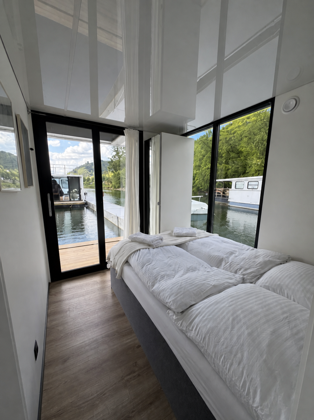 First double-bed cabin with Rhine view