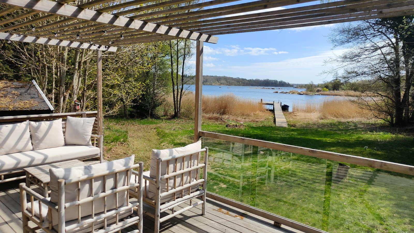https://l.icdbcdn.com/oh/5e42873a-6ed3-4046-b677-8a04ad313b14.jpg?w=2080-0