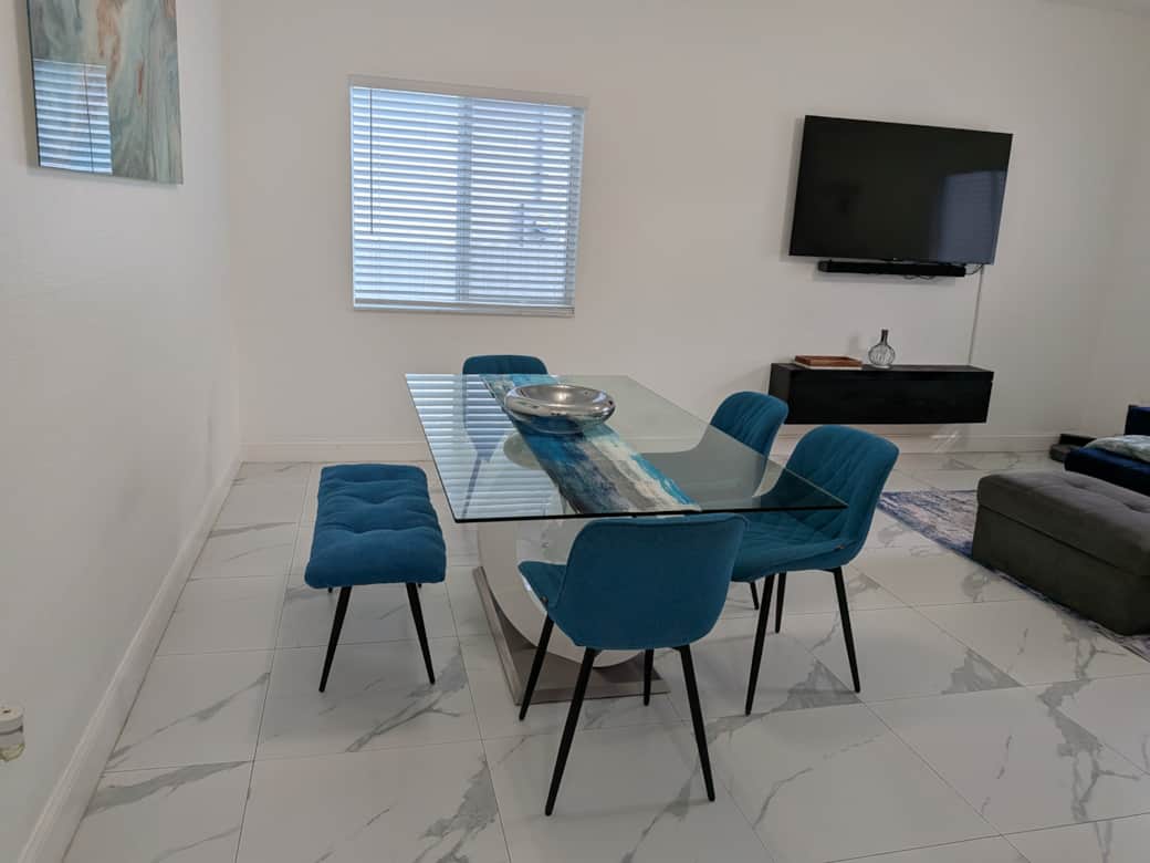 Dining Room – Stylish dining area with seating for 6. Dining Room – Stylish dining area with seating for 6.