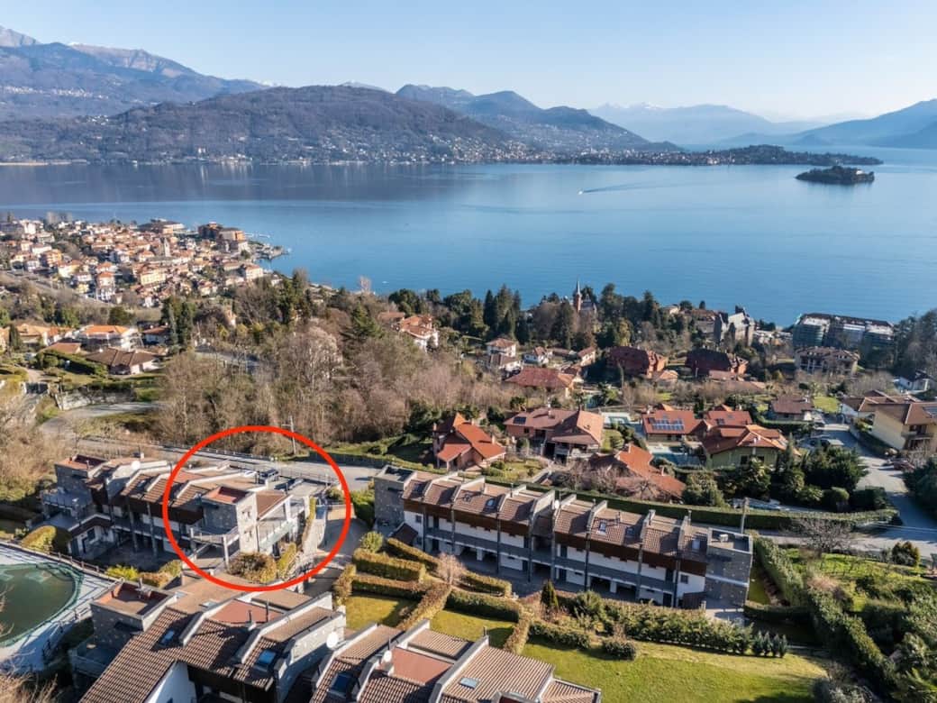 Follow the road downhill to the center of Baveno, with it's restaurants, bars and 'lungo lago'. Follow the road downhill to the center of Baveno, with it's restaurants, bars and 'lungo lago'.