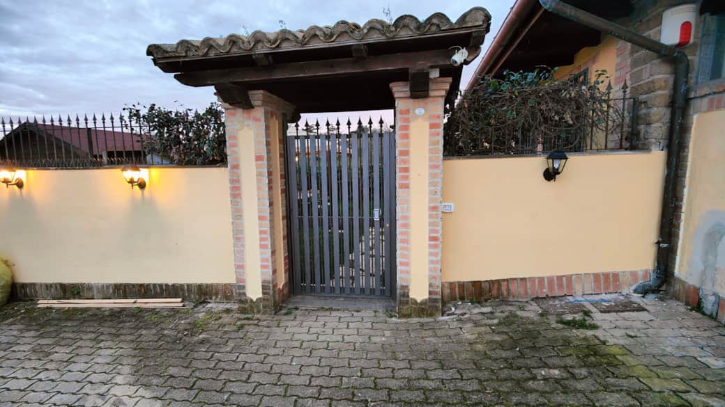 ENTRATA ALLOGGIO DAL PARCHEGGIO