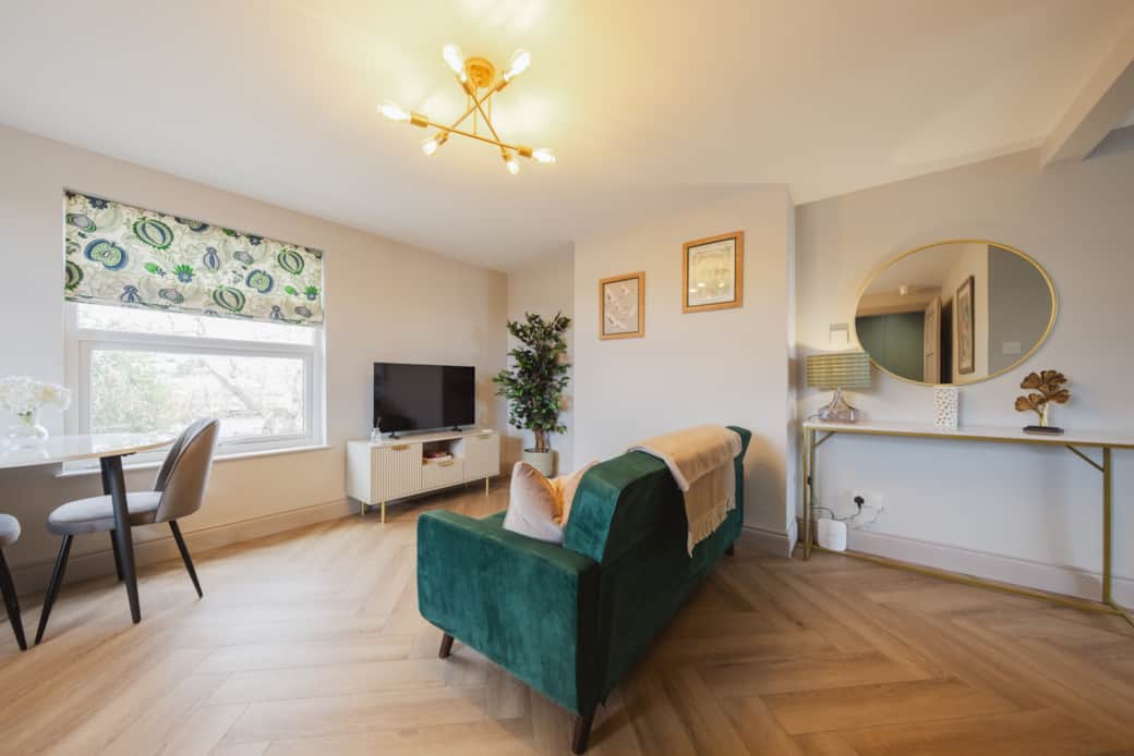 Riverside - Top Floor © Olivier Burnside 2026-13