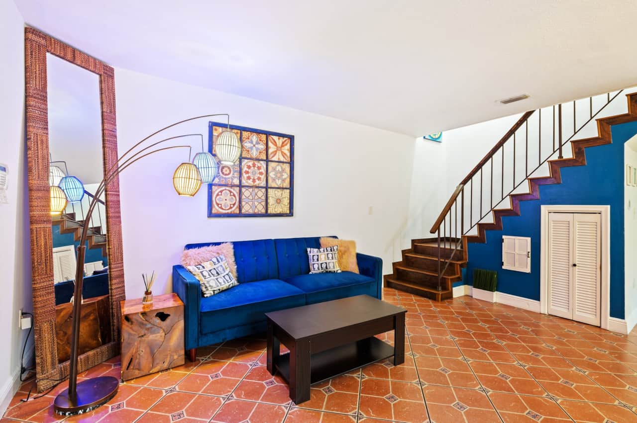 17 web or mls 2740 sw 28th ave