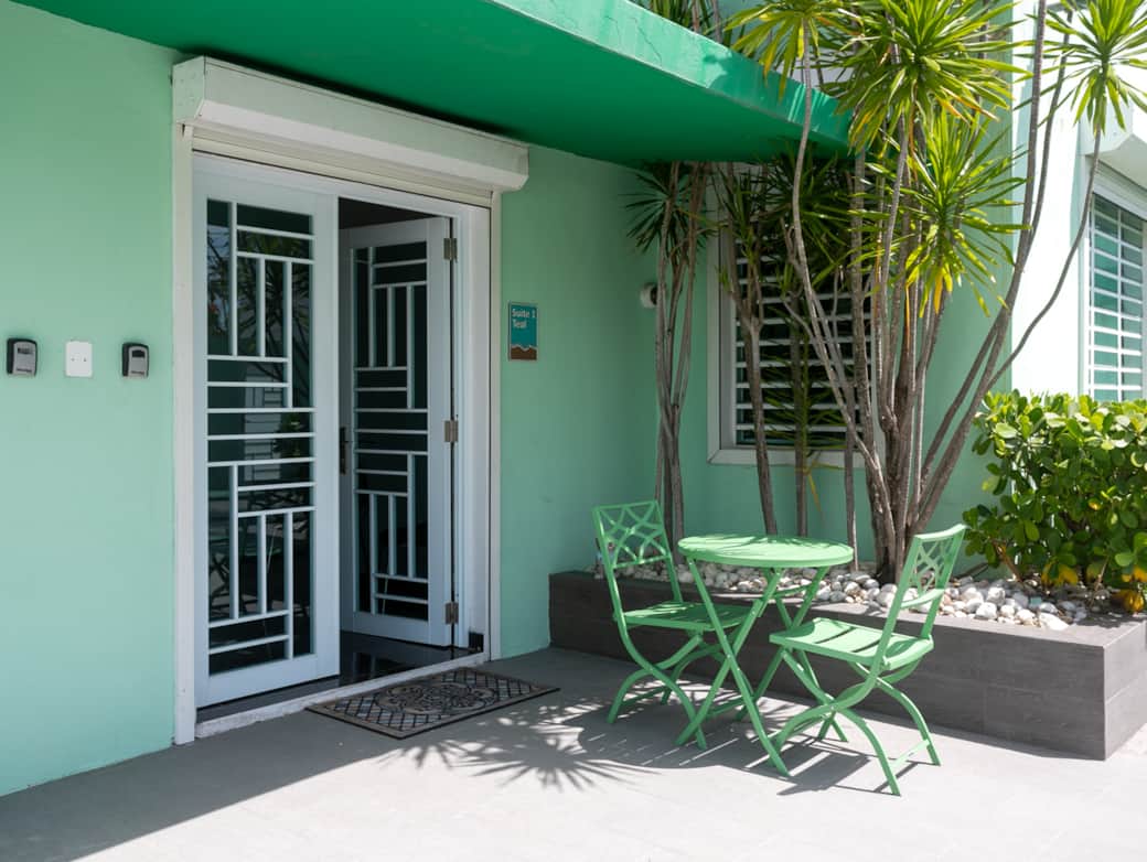 Entrada Suite 1 dos sillas