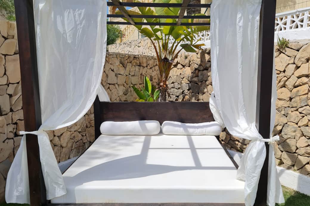 Bali bed