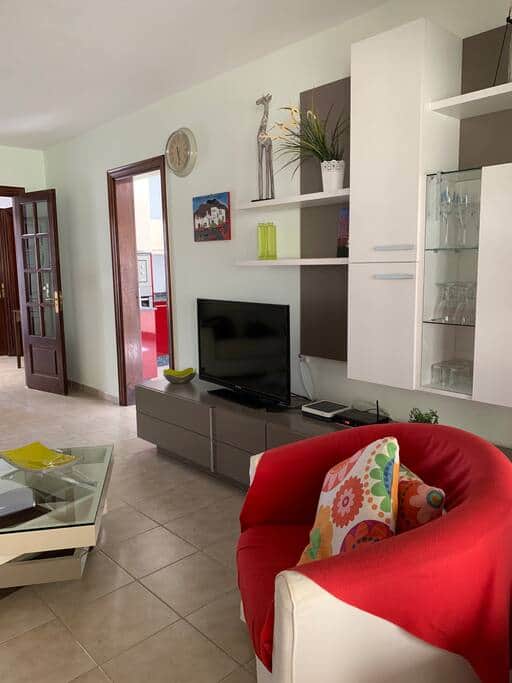 woonkamer, smart tv, wifi, satelliet tv, airco