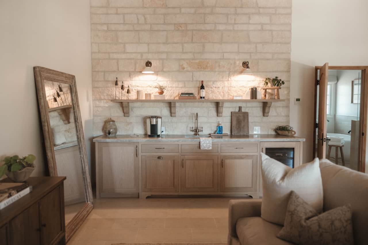 Rhone Suite - Wet Bar