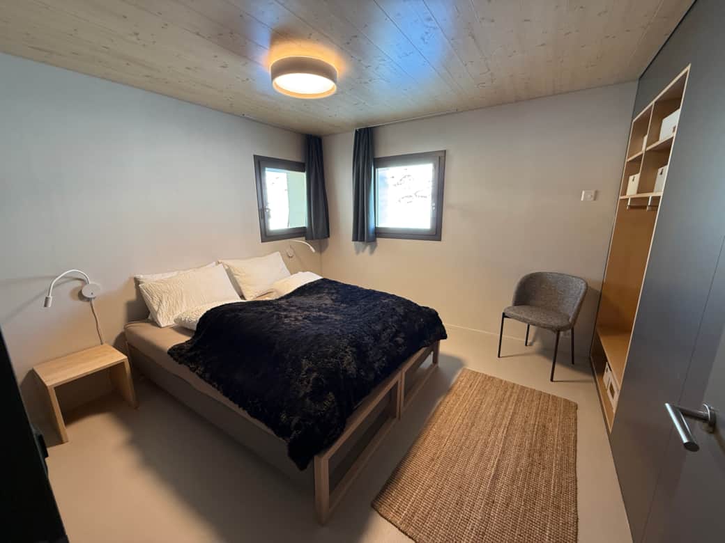 Schlafzimmer 1