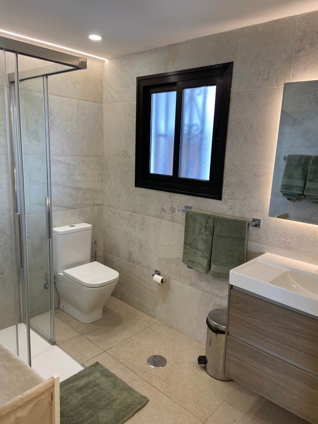 Main Bathroom