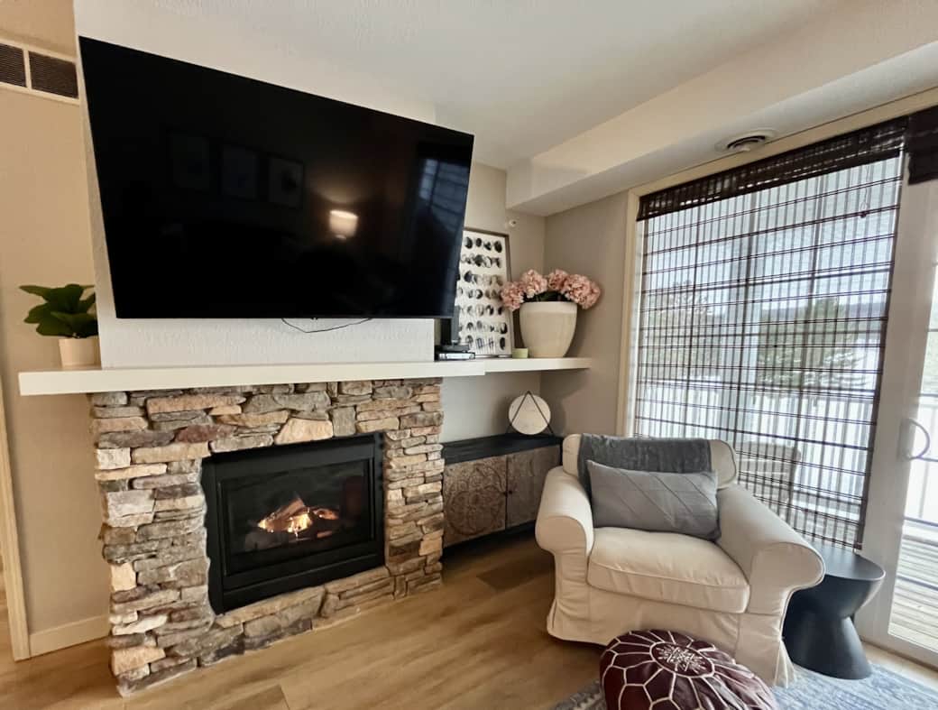 HE 7 fireplace