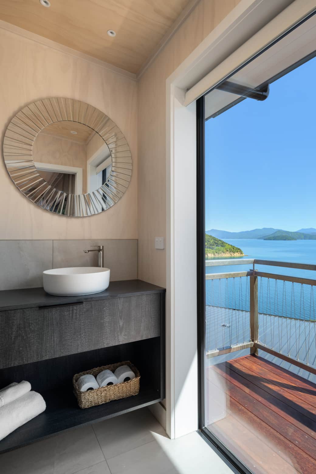 Sounds View Cabin Bathroom