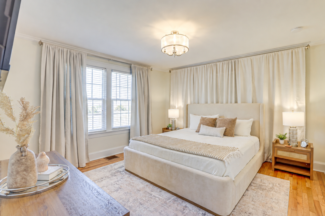 Luxurious King Suite with Plush Bed for a Restful Night's Sleep Luxurious King Suite with Plush Bed for a Restful Night's Sleep