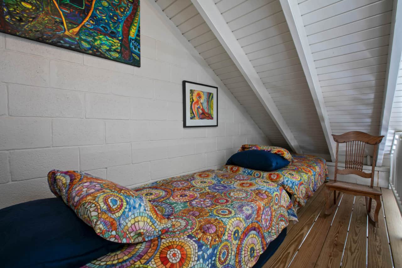 2, twin size beds