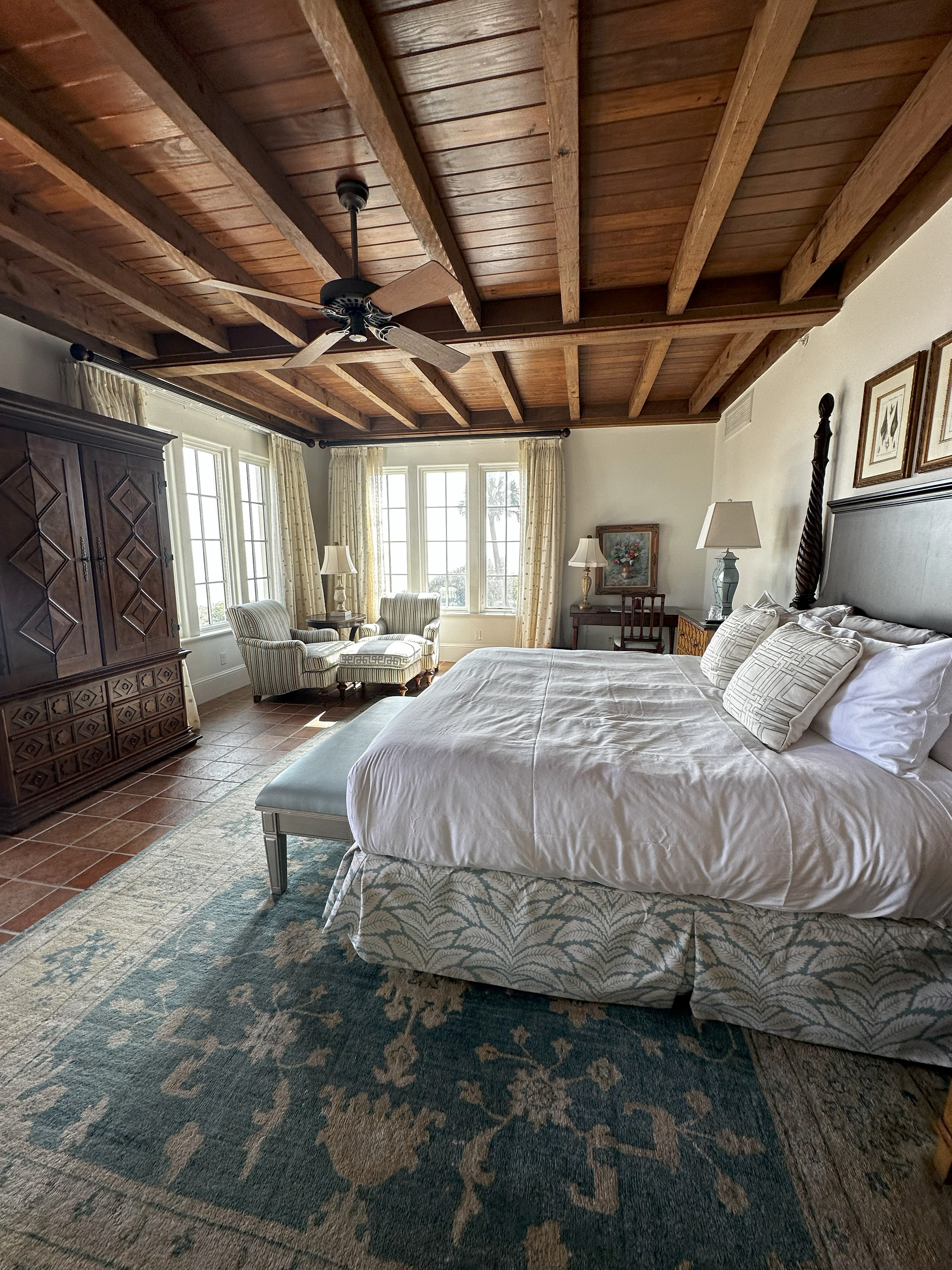 Oceanview suite with king bed