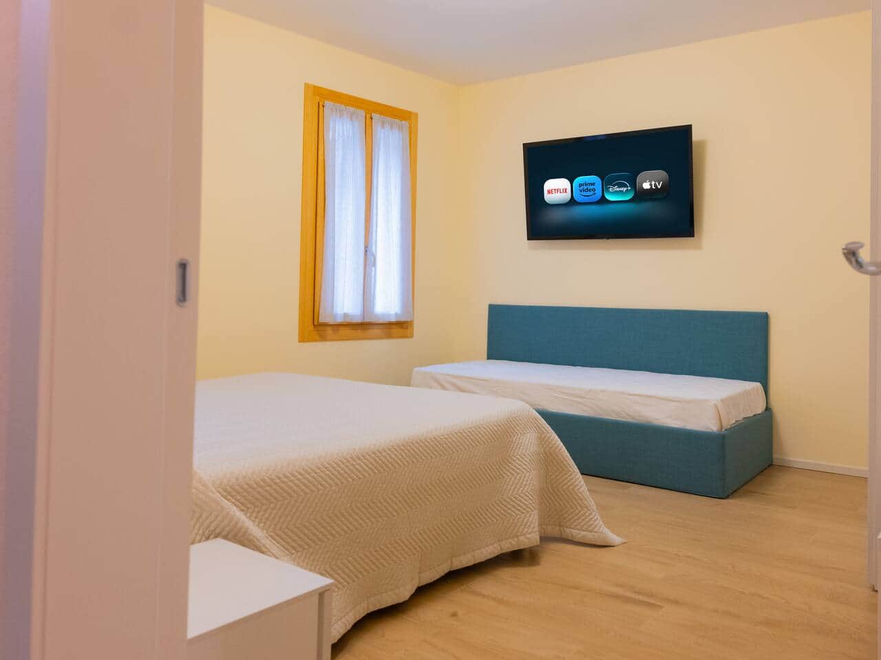 Vista camera e letto singolo aggiuntivo