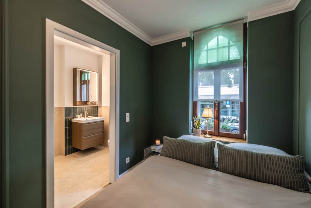 Schlafzimmer zu Bad