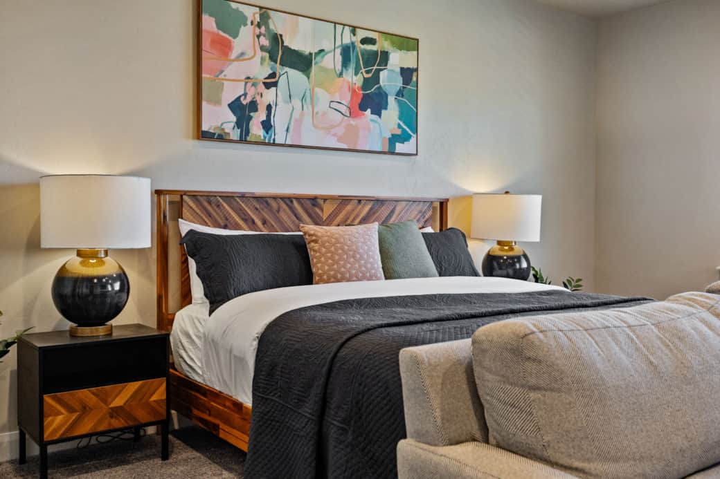 Valley View King Room Main Floor + Ensuite Bathroom