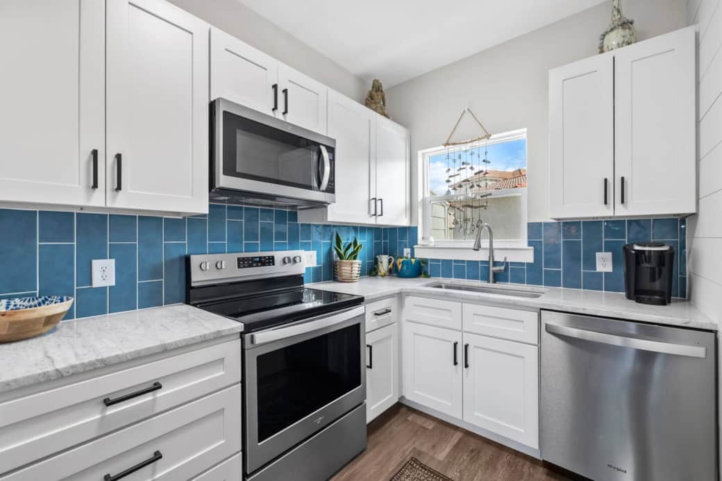 Beautiful updated kitchen fully stocked with Keurig coffee maker traditional coffee maker, tea kettle, toaster, pots, pans, basic seasonings, etc. Starter kit of coffee k-cup pods, sugar, and creamer provided to get you through the first few days. Beautiful updated kitchen fully stocked with Keurig coffee maker traditional coffee maker, tea kettle, toaster, pots, pans, basic seasonings, etc. Starter kit of coffee k-cup pods, sugar, and creamer provided to get you through the first few days.