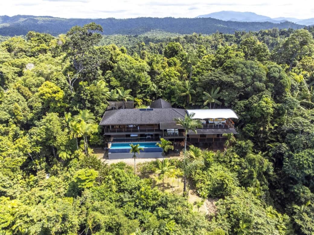 10. Mission Circle - House Exterior 10. Mission Circle - House Exterior