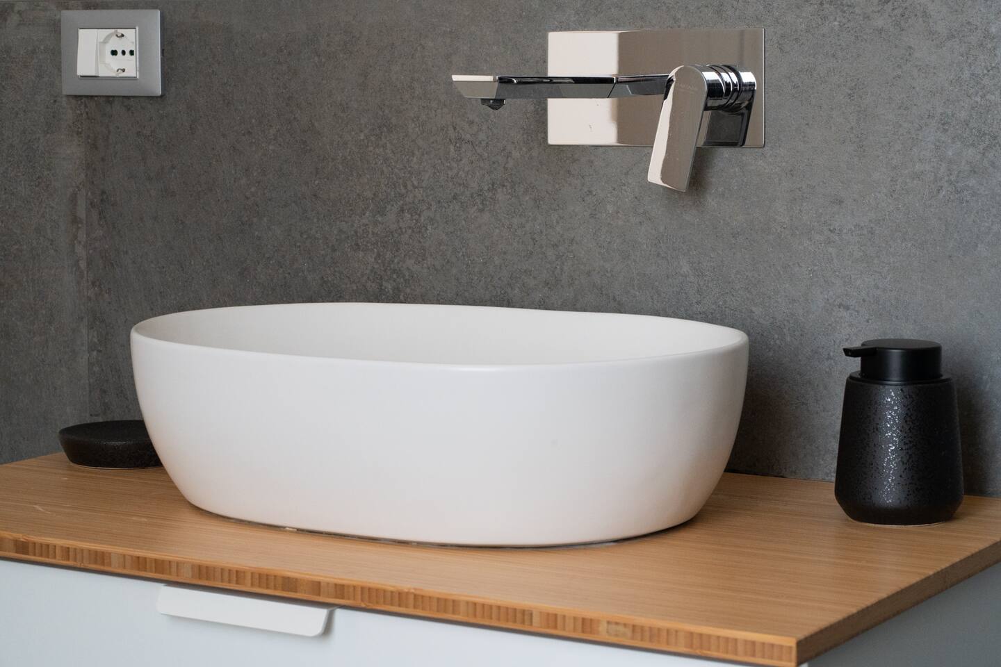 Bagno completo - Dettaglio lavabo.