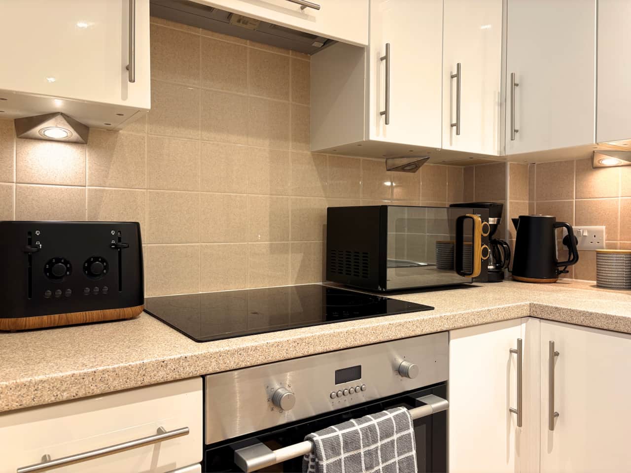 St Johns Courtyard Suite Kitchen Appliances