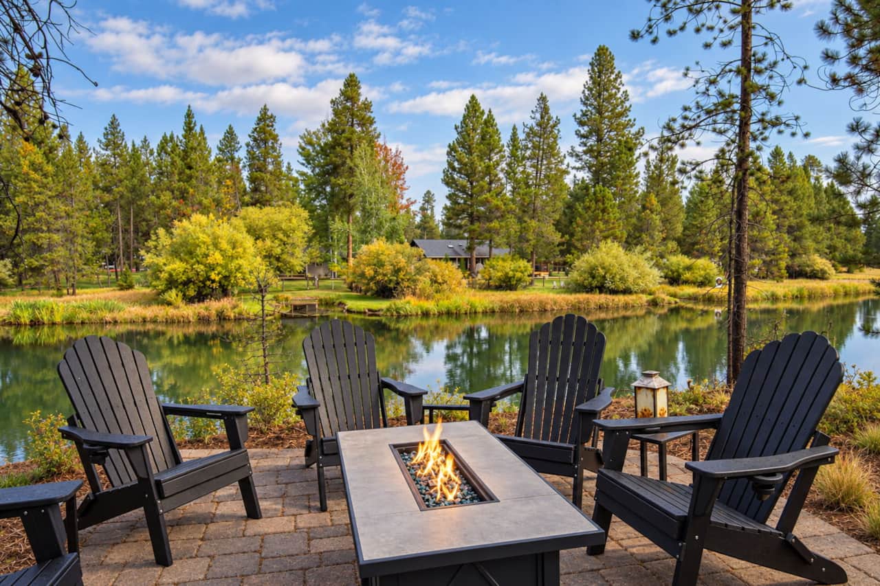 Dechutes River views while relaxing 
