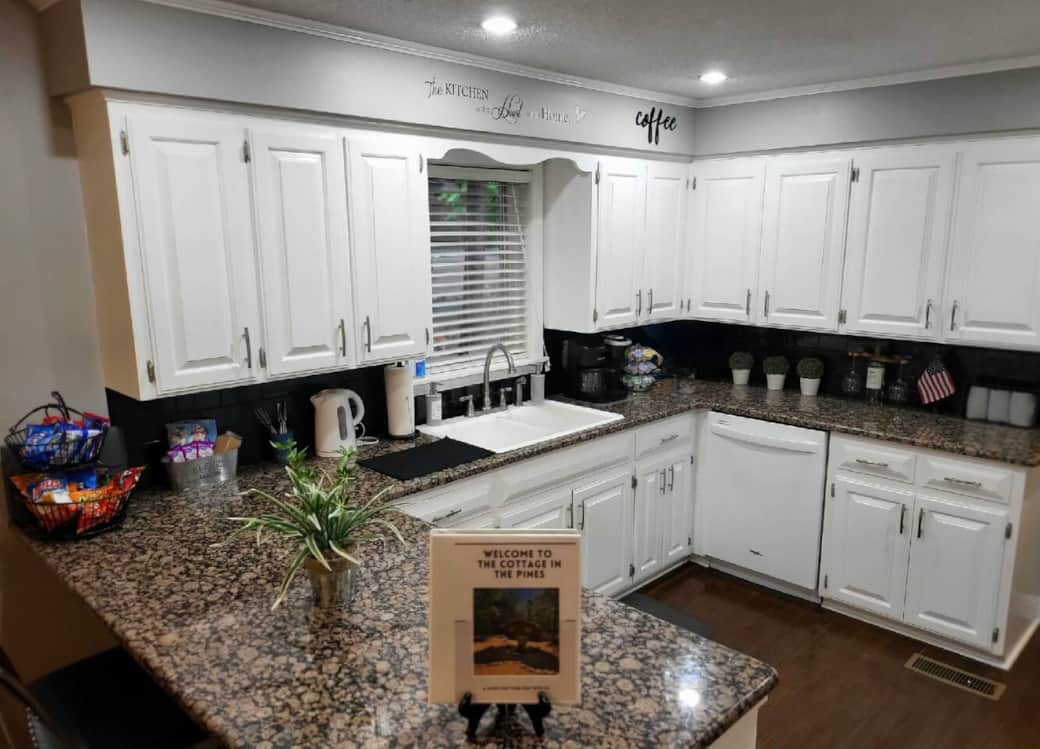Fully stocked Kitchen with a Keurig pod and carafe coffee maker.